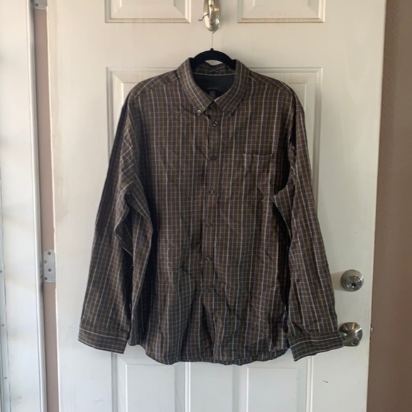 Van Heusen Men’s Button Down Shirt - Picture 1 of 3